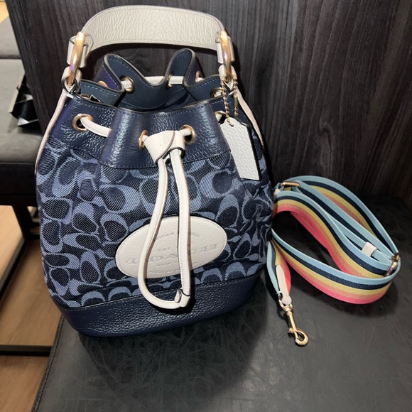 Dempsey Drawstring Bucket bag in signature denim. Like new used only once. - Picture 7 of 8